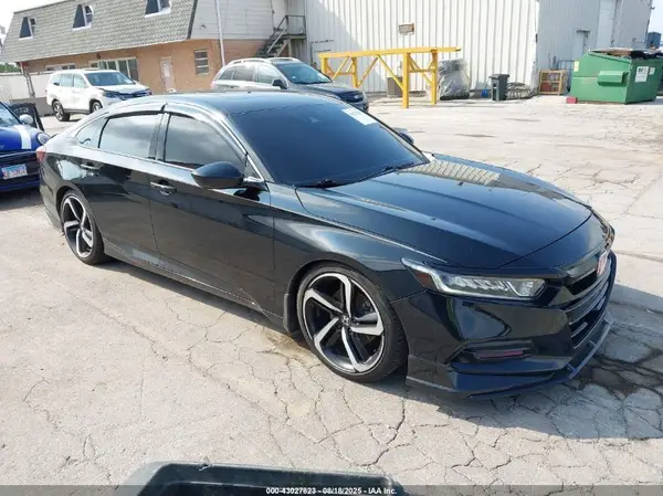 1HGCV2F31KA017576 2019 HONDA ACCORD - Image 1