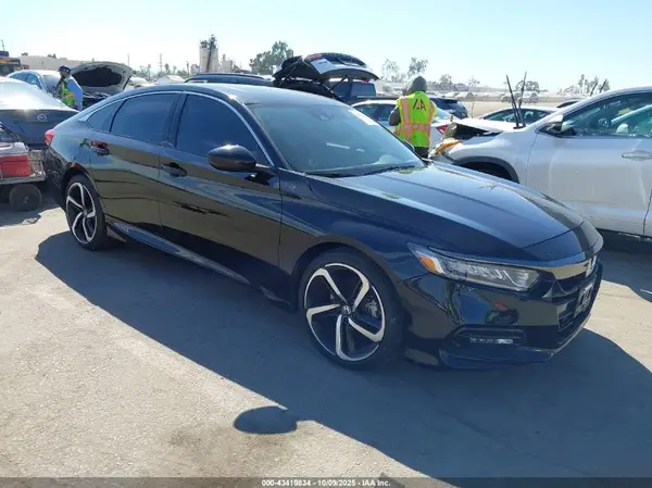 1HGCV2F32JA002082 2018 HONDA ACCORD - Image 1