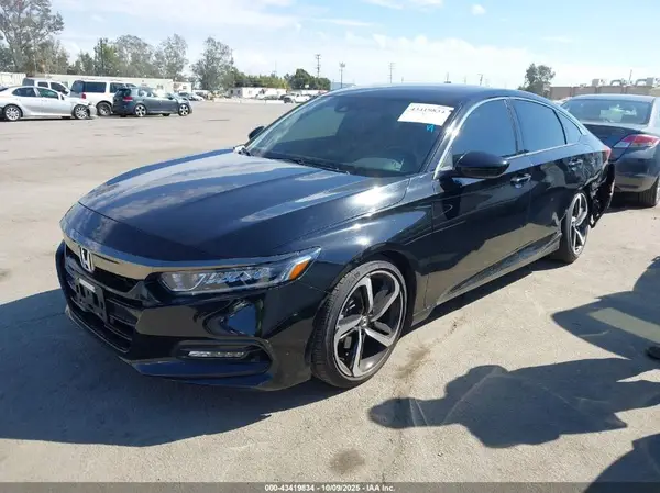 1HGCV2F32JA002082 2018 HONDA ACCORD - Image 2