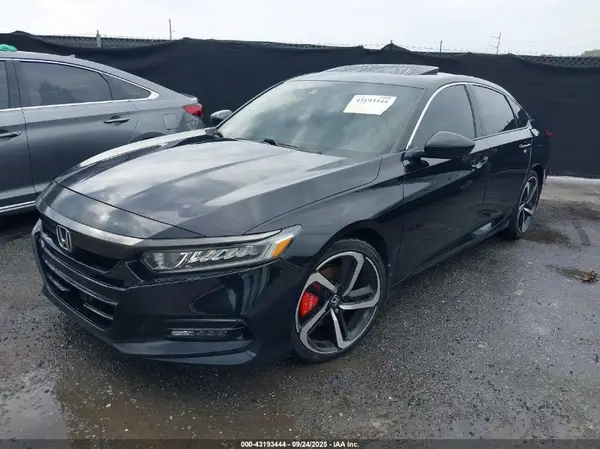 1HGCV2F32JA014703 2018 HONDA ACCORD - Image 2