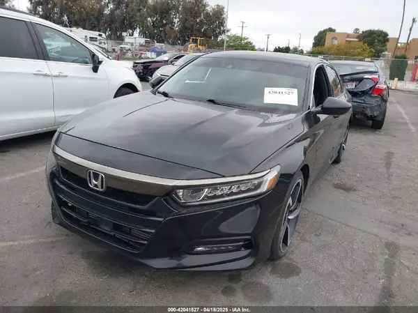 1HGCV2F32JA025491 2018 HONDA ACCORD - Image 2