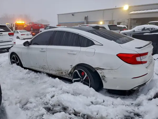 1HGCV2F32JA026334 2018 HONDA ACCORD - Image 2