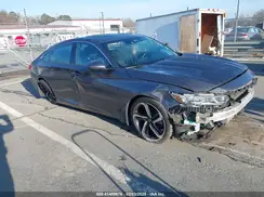 1HGCV2F32JA041352 2018 HONDA ACCORD
