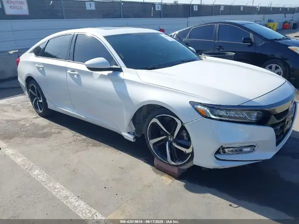 1HGCV2F32JA045983 2018 HONDA ACCORD - Image 1