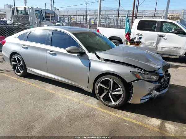1HGCV2F32JA049421 2018 HONDA ACCORD - Image 1