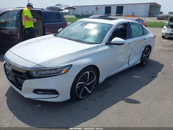 1HGCV2F32JA052691 2018 HONDA ACCORD - Image 2