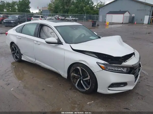 1HGCV2F32KA015898 2019 HONDA ACCORD - Image 1