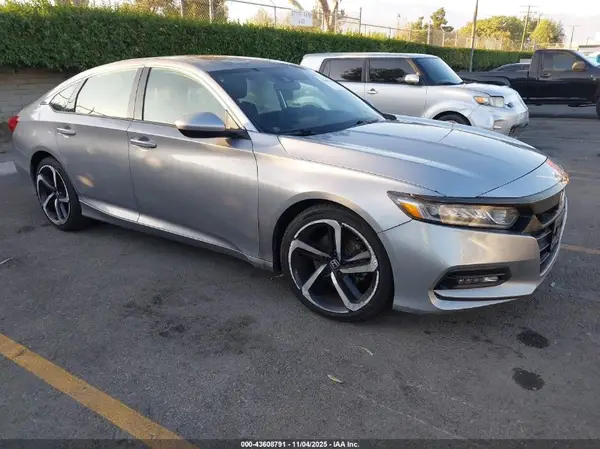 1HGCV2F33JA009445 2018 HONDA ACCORD - Image 1