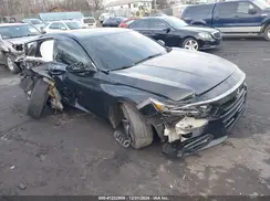 1HGCV2F33JA013494 2018 HONDA ACCORD