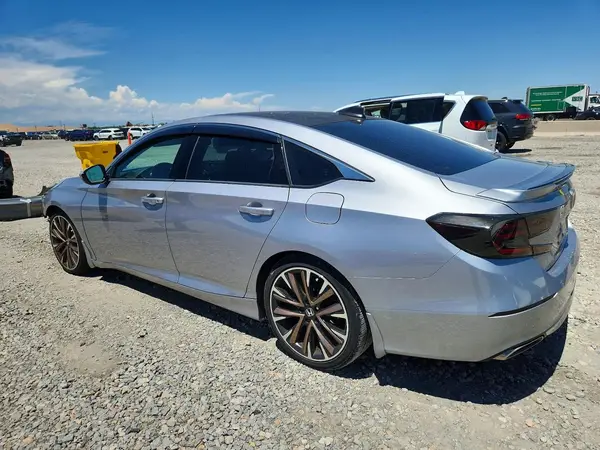 1HGCV2F33JA013835 2018 HONDA ACCORD - Image 2