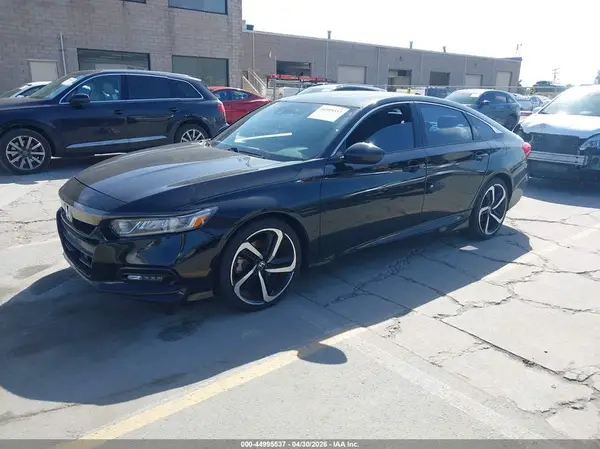 1HGCV2F33JA019974 2018 HONDA ACCORD - Image 2