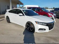 1HGCV2F33JA045975 2018 HONDA ACCORD