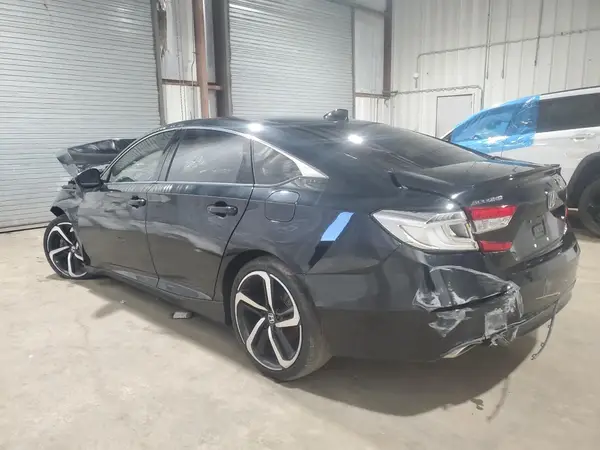 1HGCV2F33JA047175 2018 HONDA ACCORD - Image 2