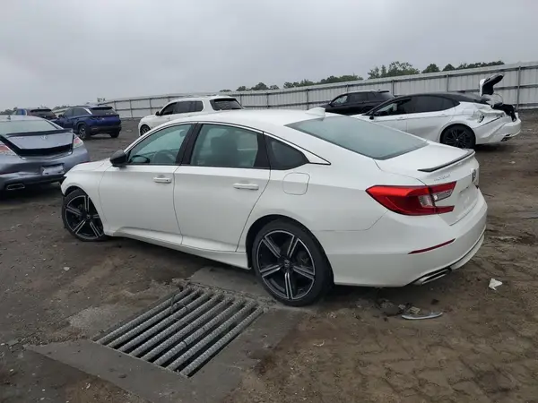 1HGCV2F33JA048942 2018 HONDA ACCORD - Image 2