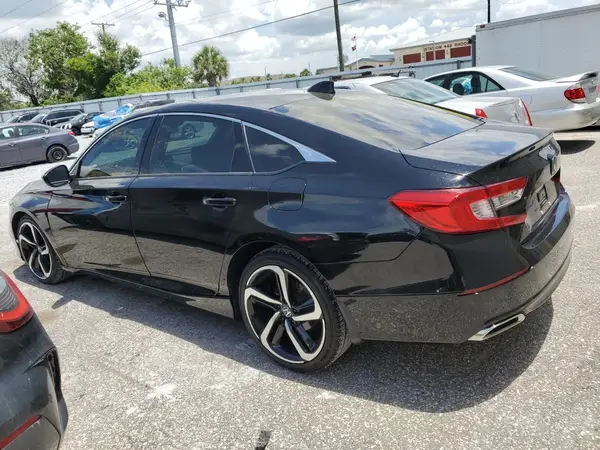 1HGCV2F33JA050559 2018 HONDA ACCORD - Image 2