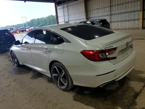 1HGCV2F33JA050853 2018 HONDA ACCORD - Image 2