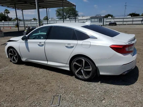 1HGCV2F33JA051338 2018 HONDA ACCORD - Image 2
