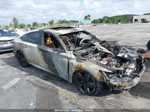 1HGCV2F33JA051646 2018 HONDA ACCORD - Image 1