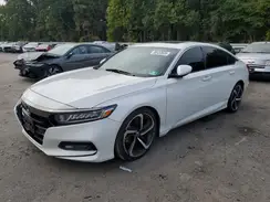 1HGCV2F33JA052697 2018 HONDA ACCORD