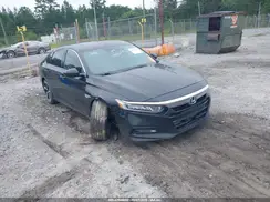 1HGCV2F33JA053204 2018 HONDA ACCORD