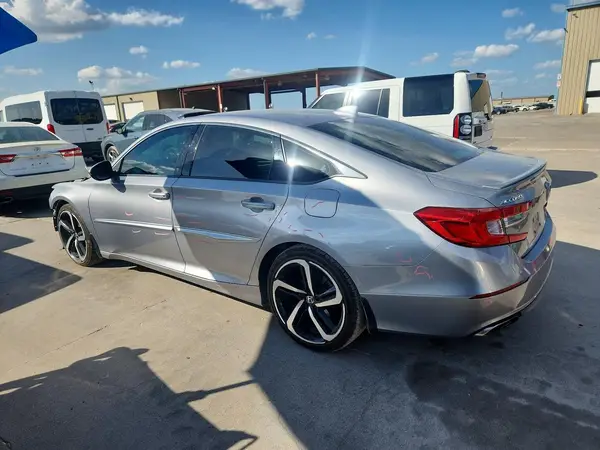 1HGCV2F33KA010953 2019 HONDA ACCORD - Image 2