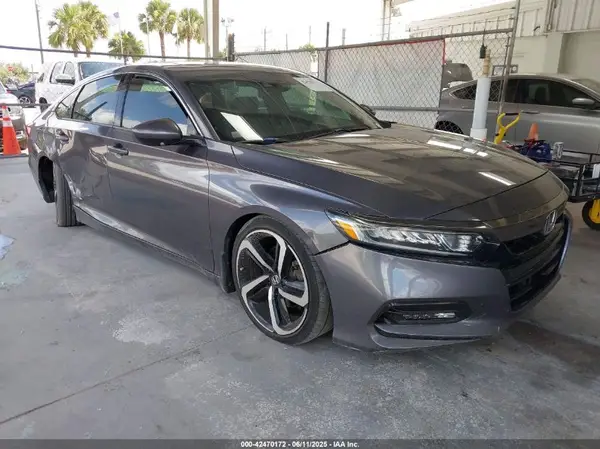 1HGCV2F33KA015456 2019 HONDA ACCORD - Image 1