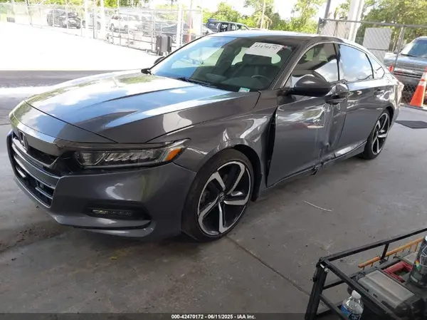 1HGCV2F33KA015456 2019 HONDA ACCORD - Image 2