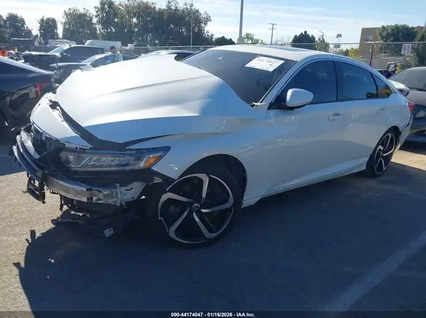 1HGCV2F33LA016575 2020 HONDA ACCORD - Image 2