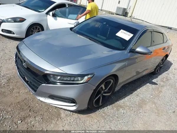 1HGCV2F34JA005985 2018 HONDA ACCORD - Image 2