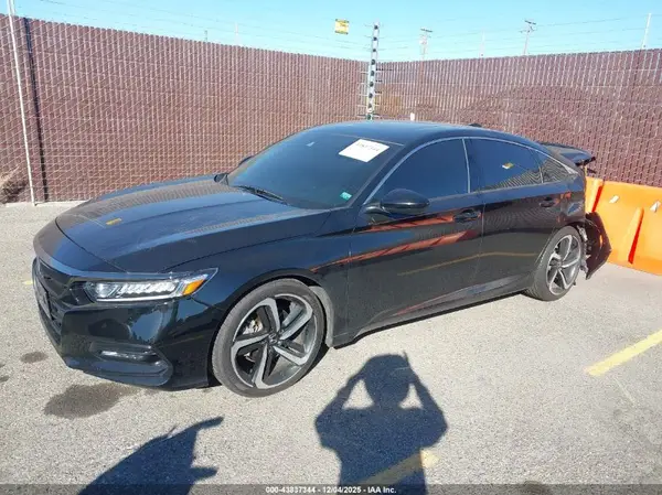 1HGCV2F34JA011902 2018 HONDA ACCORD - Image 2