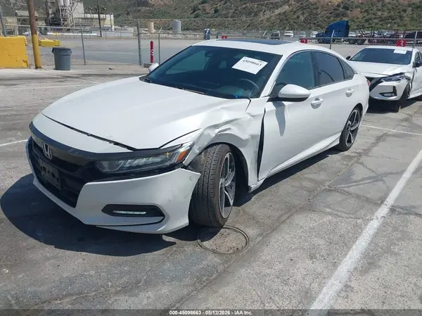 1HGCV2F34JA026304 2018 HONDA ACCORD - Image 2