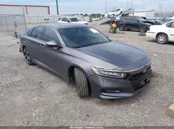 1HGCV2F34JA039330 2018 HONDA ACCORD