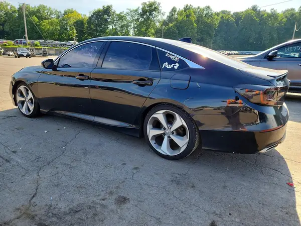 1HGCV2F34JA047282 2018 HONDA ACCORD - Image 2