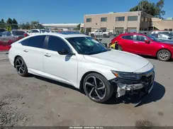1HGCV2F34JA052689 2018 HONDA ACCORD