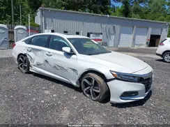 1HGCV2F34JA053583 2018 HONDA ACCORD