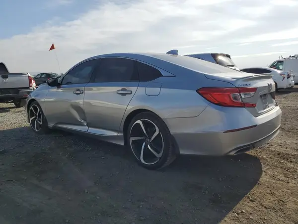 1HGCV2F34JA054586 2018 HONDA ACCORD - Image 2