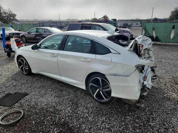 1HGCV2F34KA008337 2019 HONDA ACCORD - Image 2