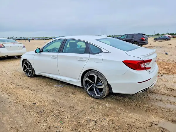 1HGCV2F34KA023632 2019 HONDA ACCORD - Image 2