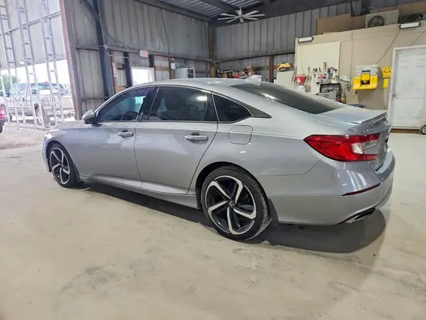 1HGCV2F35JA002934 2018 HONDA ACCORD - Image 2