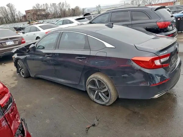 1HGCV2F35JA015862 2018 HONDA ACCORD - Image 2