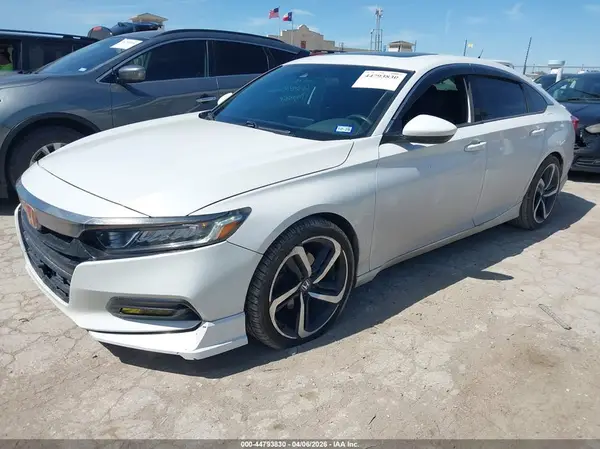 1HGCV2F35JA034105 2018 HONDA ACCORD - Image 2