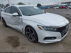 1HGCV2F35JA042561 2018 HONDA ACCORD