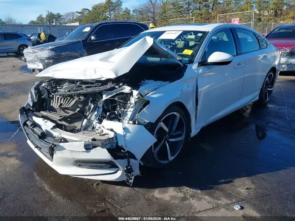 1HGCV2F35JA044570 2018 HONDA ACCORD - Image 2