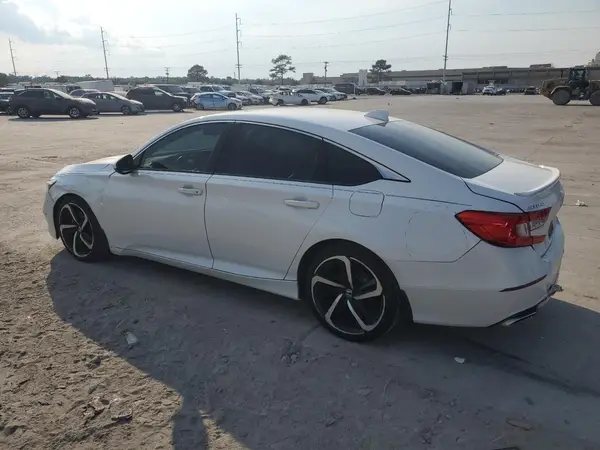 1HGCV2F35JA045203 2018 HONDA ACCORD - Image 2