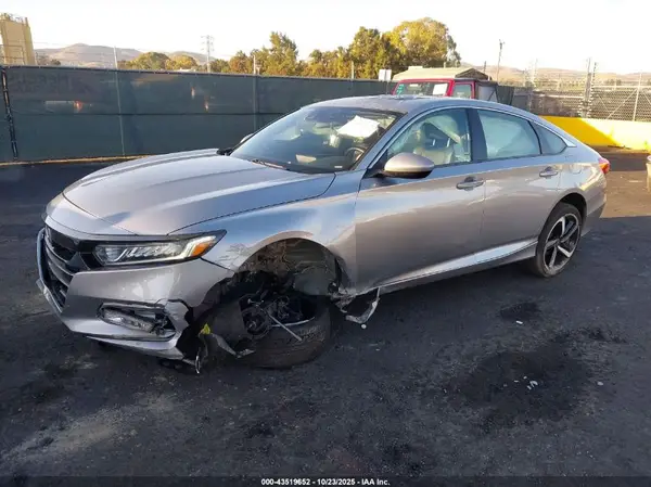 1HGCV2F35JA047677 2018 HONDA ACCORD - Image 2