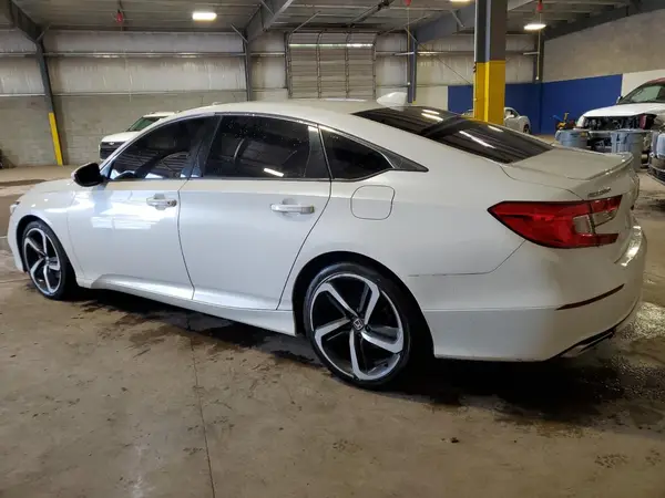 1HGCV2F35JA048022 2018 HONDA ACCORD - Image 2