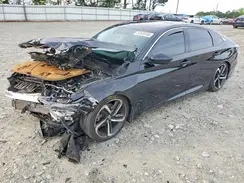 1HGCV2F35JA051969 2018 HONDA ACCORD
