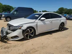 1HGCV2F36JA002862 2018 HONDA ACCORD