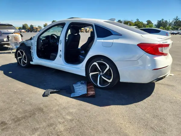1HGCV2F36JA027681 2018 HONDA ACCORD - Image 2
