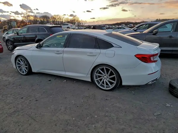 1HGCV2F36JA027700 2018 HONDA ACCORD - Image 2